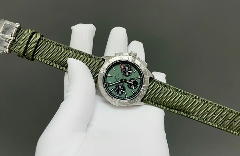 高仿百年靈 復仇 者 價格​​​ Avenger AB0147101L1X1 主圖片