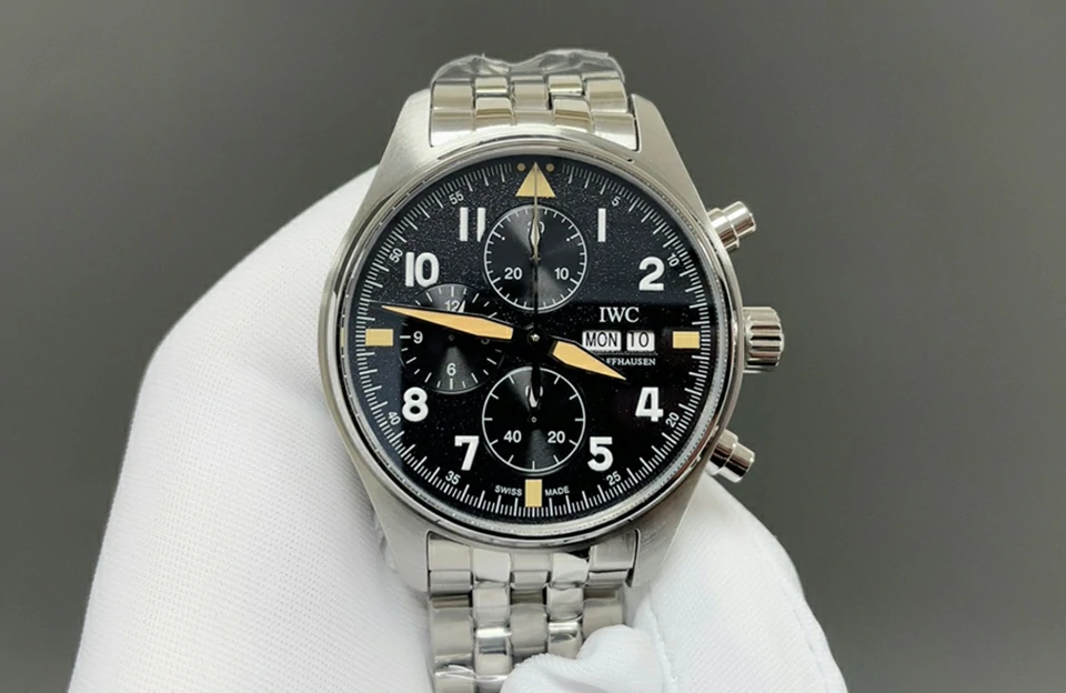 高仿 iwc 入門款​飛行員計時碼錶 IW387903 主圖片