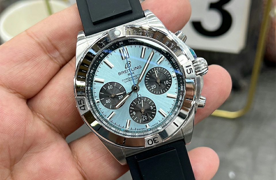 復刻錶推薦百年靈 Chronomat 42